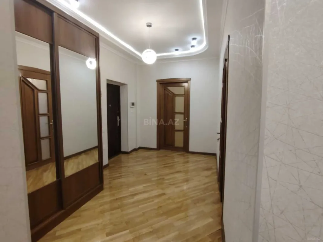 Satılır 2 otaqlı mənzil 88 m²