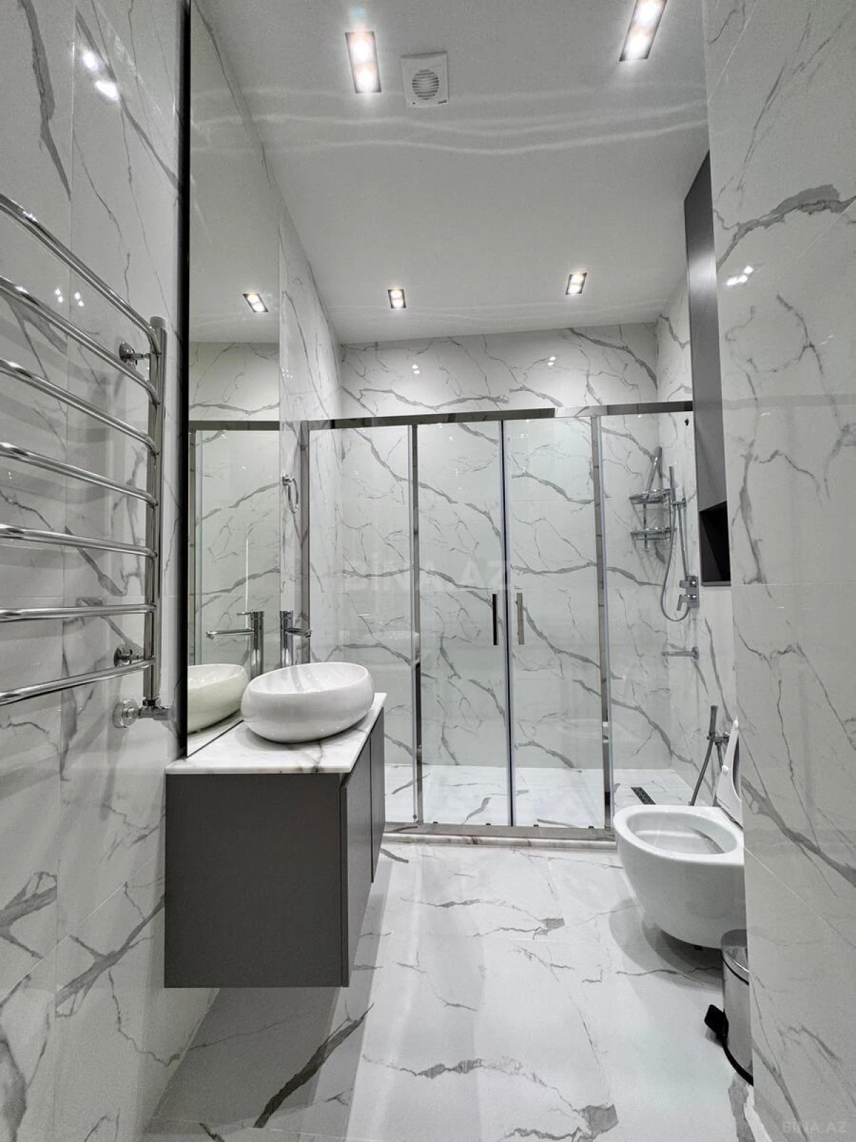 Kirayə verilir 2 otaqlı mənzil 70 m²