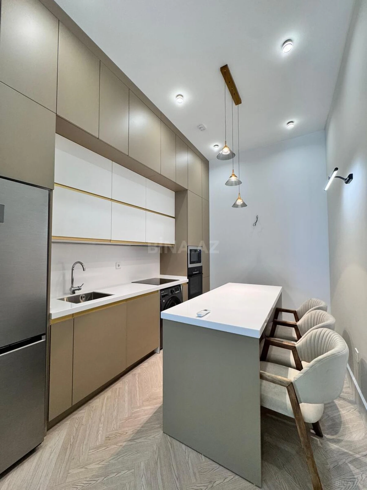 Kirayə verilir 2 otaqlı mənzil 70 m²