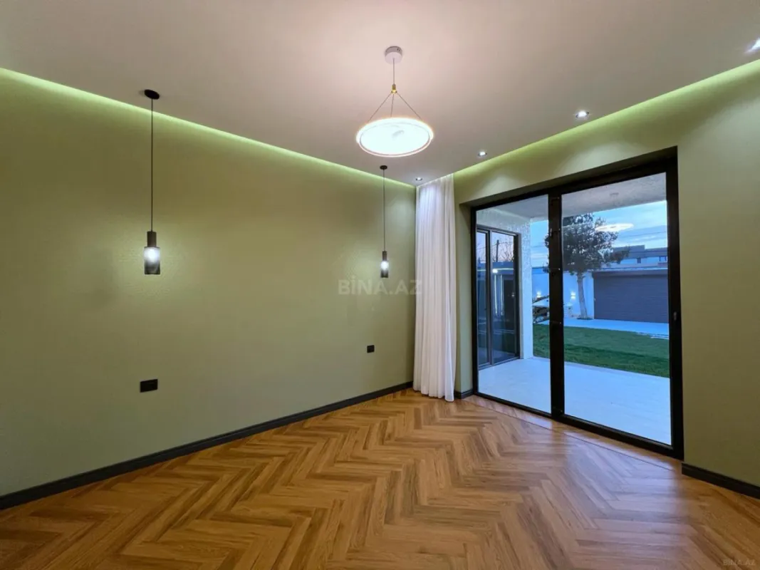 Satılır 5 otaqlı həyət evi 250 m²