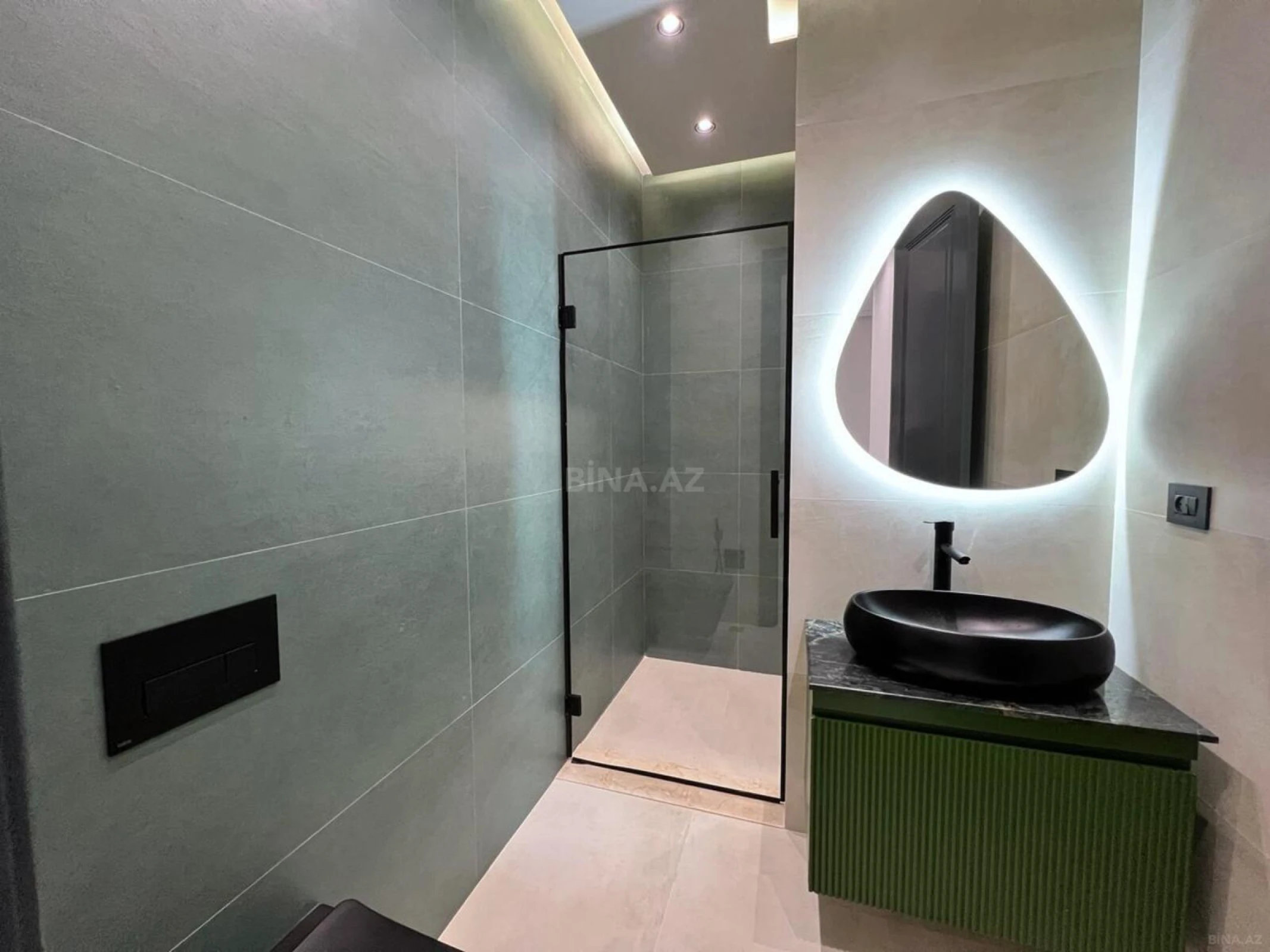 Satılır 5 otaqlı həyət evi 250 m²