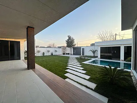 Satılır 5 otaqlı həyət evi 250 m²