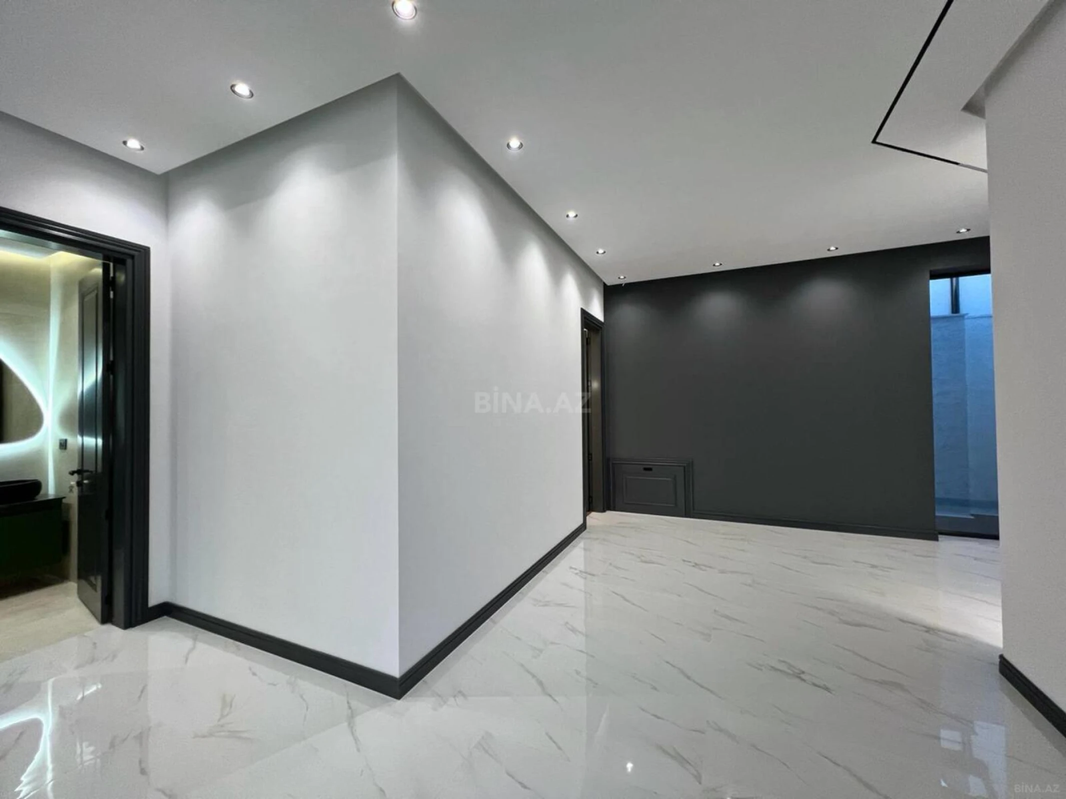 Satılır 5 otaqlı həyət evi 250 m²