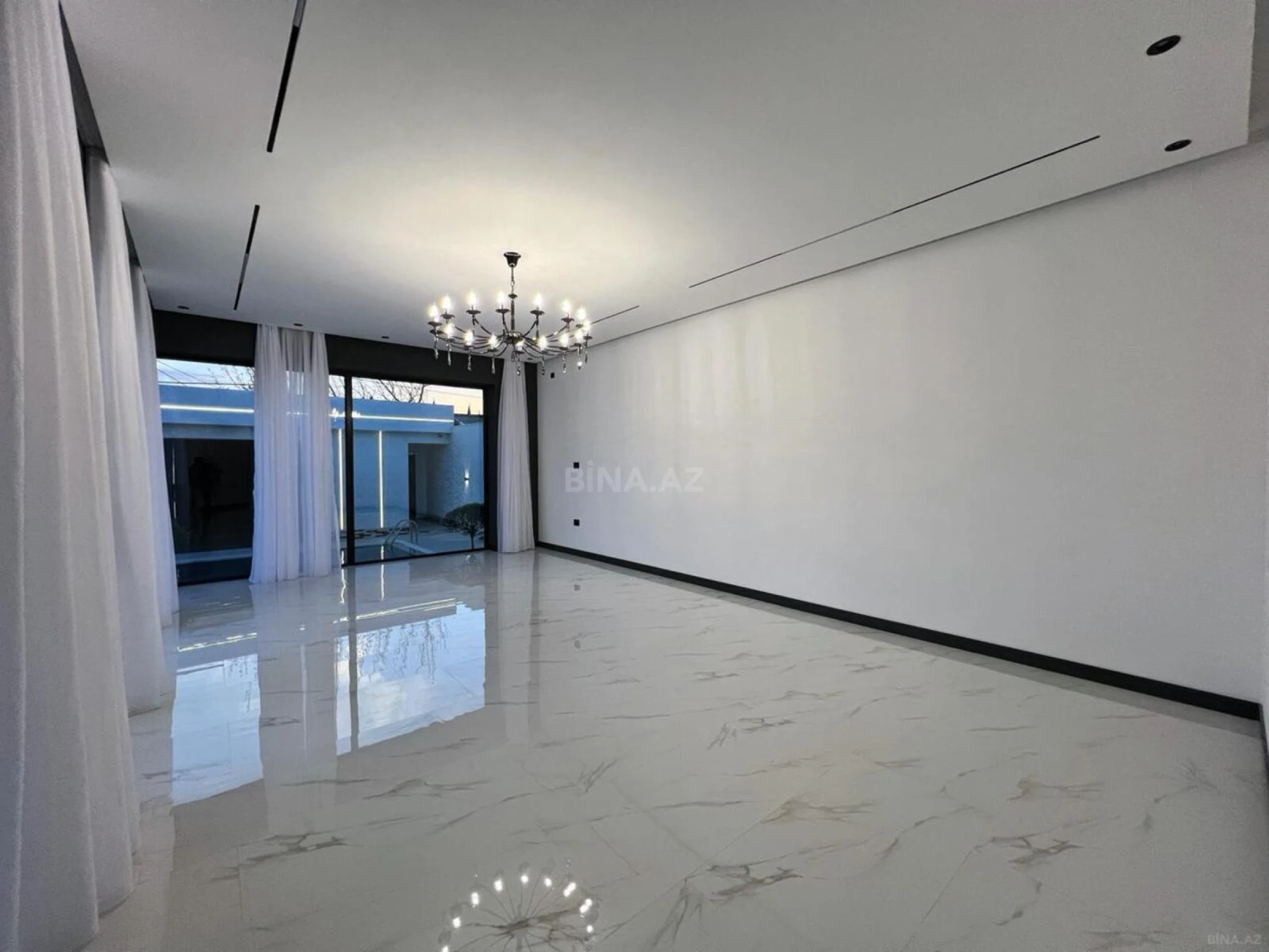 Satılır 5 otaqlı həyət evi 250 m²