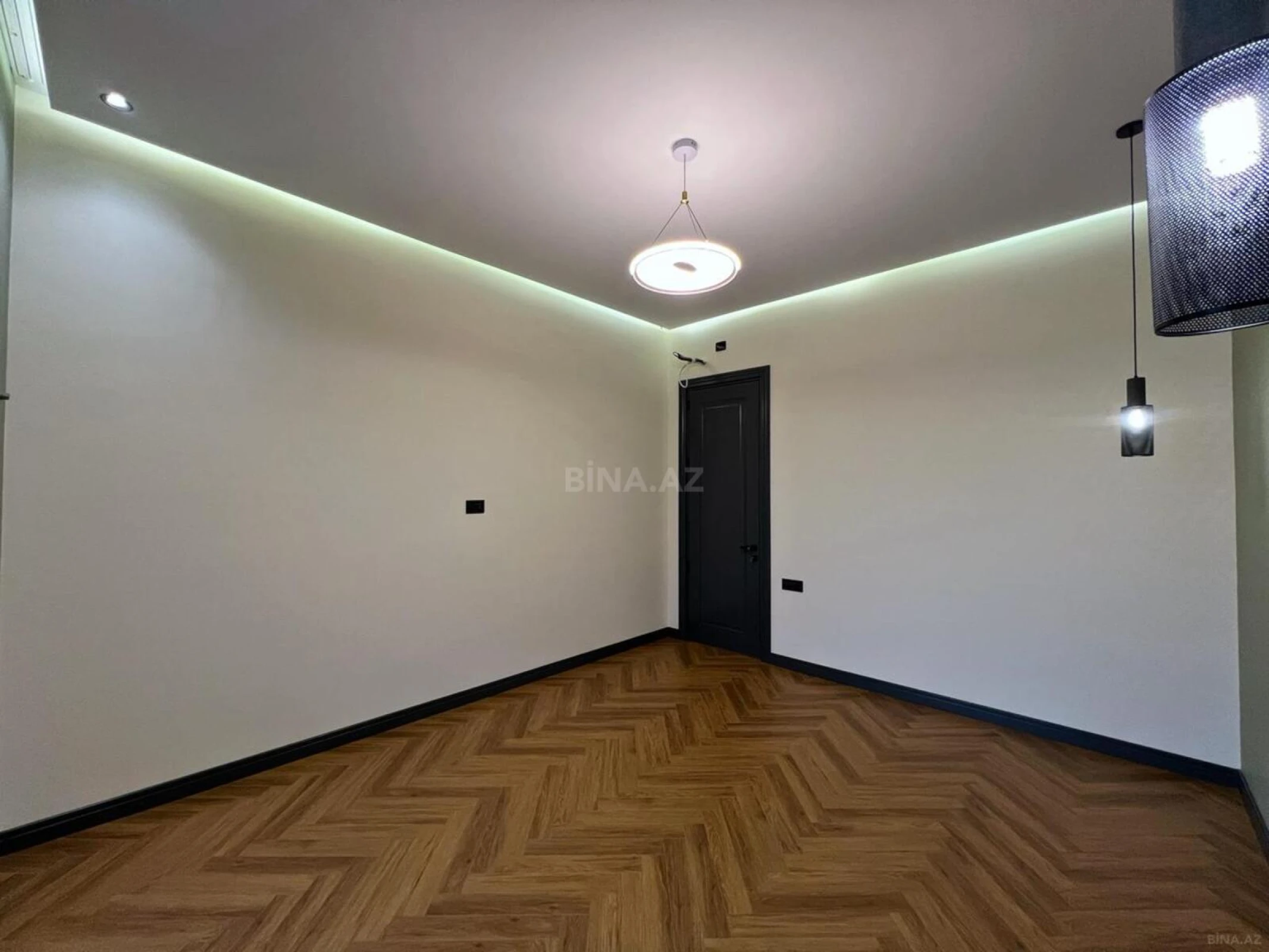 Satılır 5 otaqlı həyət evi 250 m²