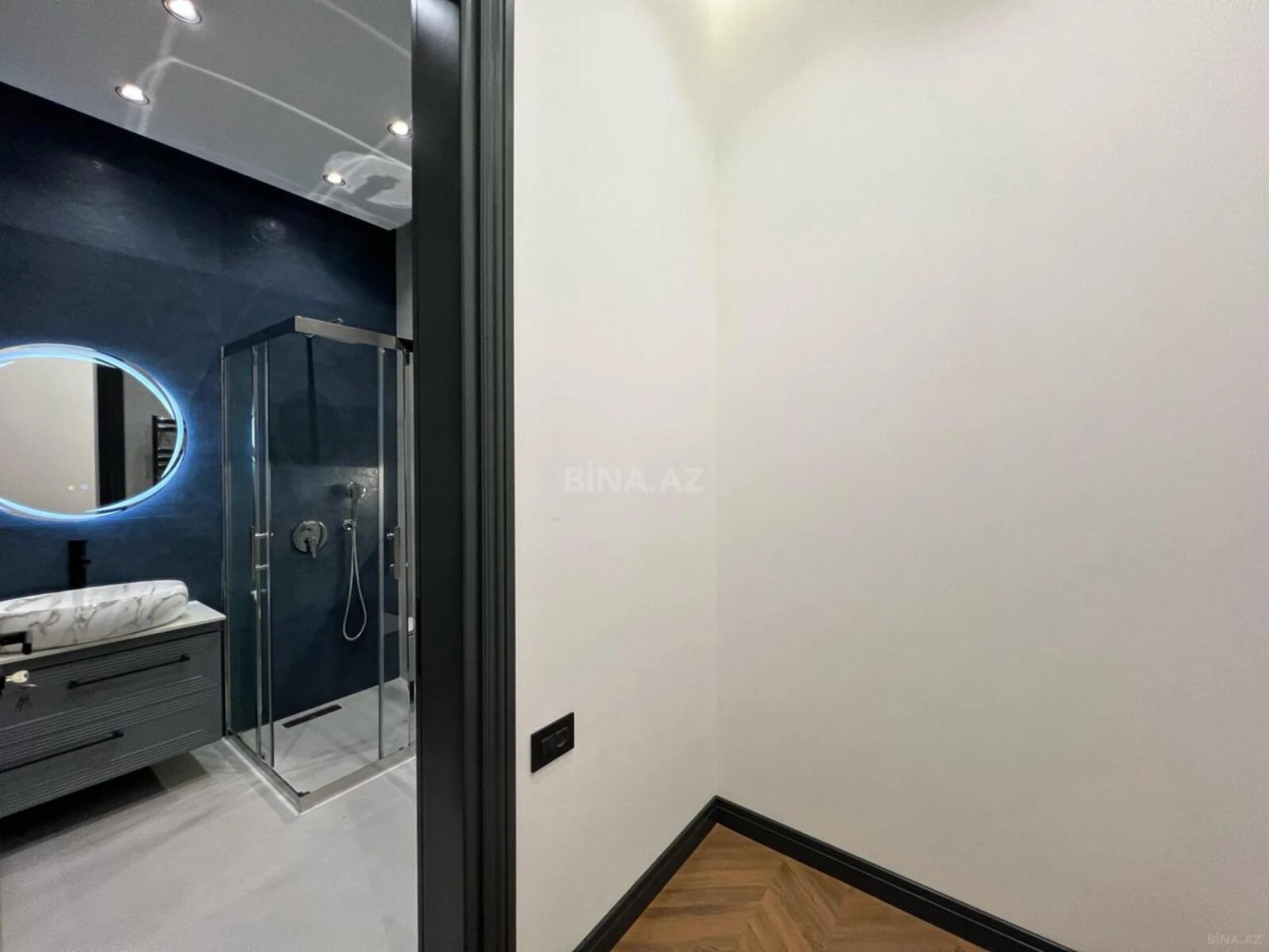 Satılır 5 otaqlı həyət evi 250 m²