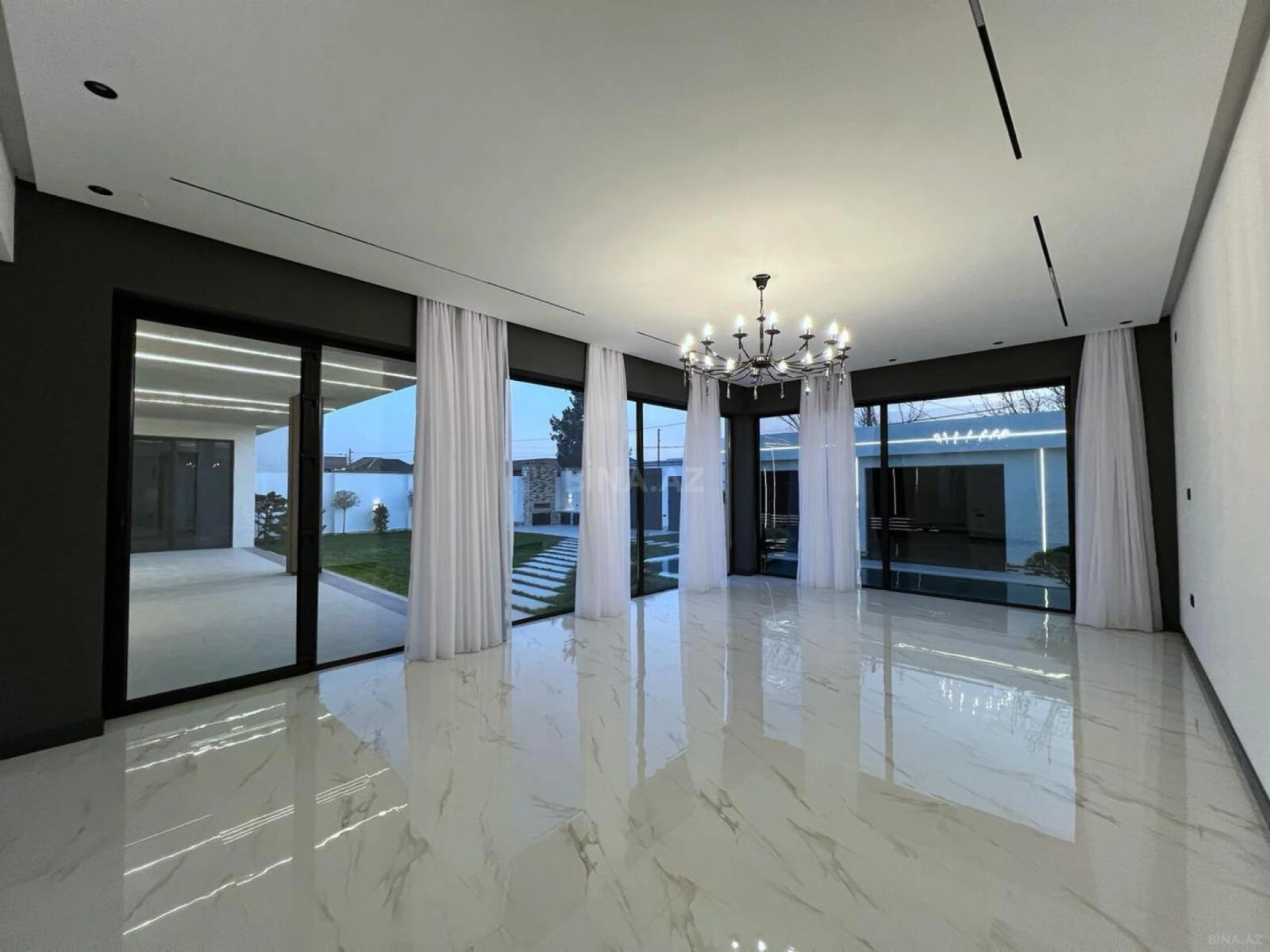 Satılır 5 otaqlı həyət evi 250 m²