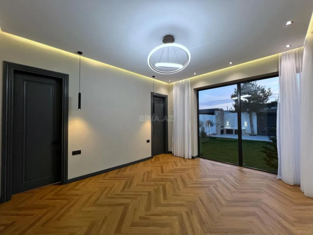 Satılır 5 otaqlı həyət evi 250 m²