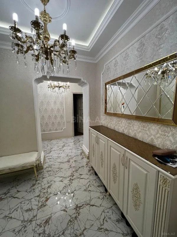 Kirayə verilir 4 otaqlı mənzil 147 m²