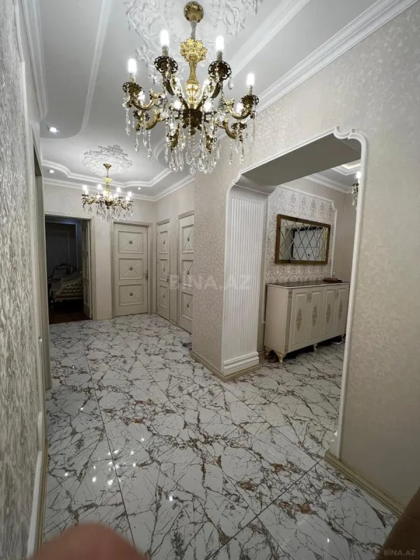 Kirayə verilir 4 otaqlı mənzil 147 m²