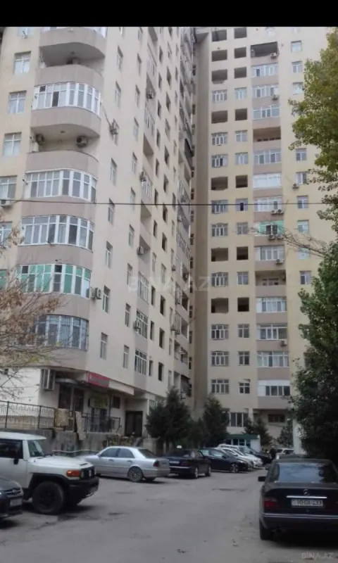 Satılır 3 otaqlı mənzil 137 m²