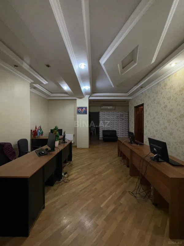 Satılır 3 otaqlı mənzil 137 m²