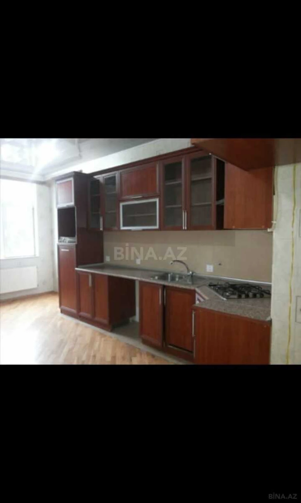 Satılır 3 otaqlı mənzil 137 m²