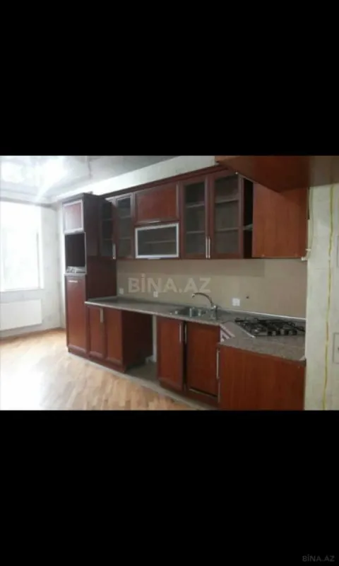 Satılır 3 otaqlı mənzil 137 m²