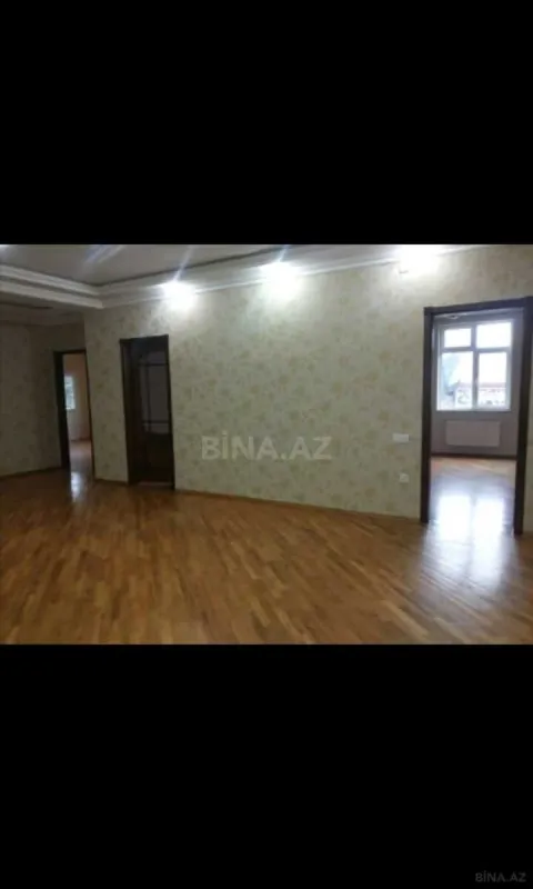 Satılır 3 otaqlı mənzil 137 m²