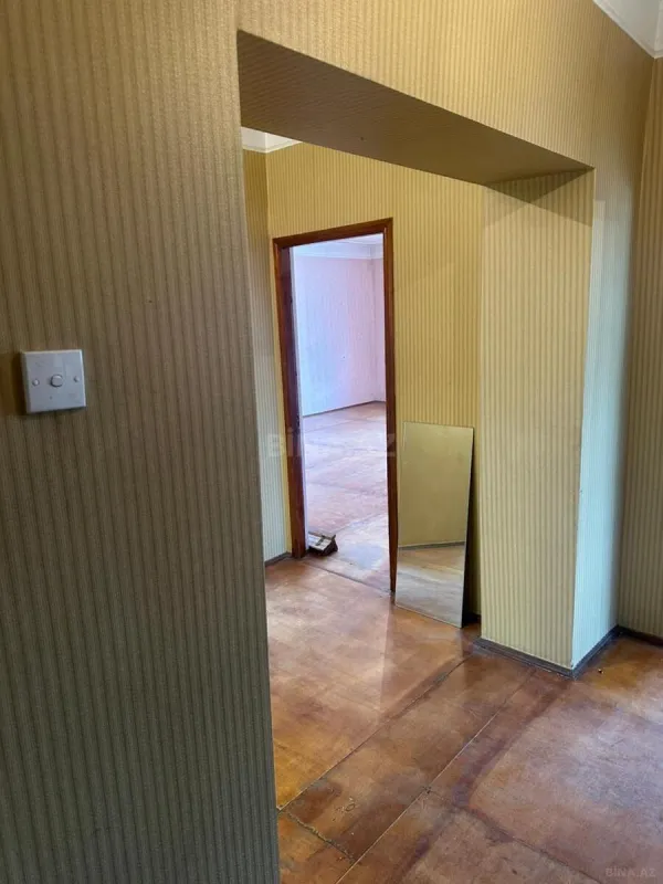 Satılır 4 otaqlı mənzil 130 m²