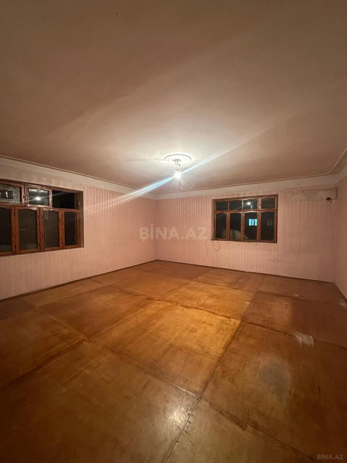Satılır 4 otaqlı mənzil 130 m²