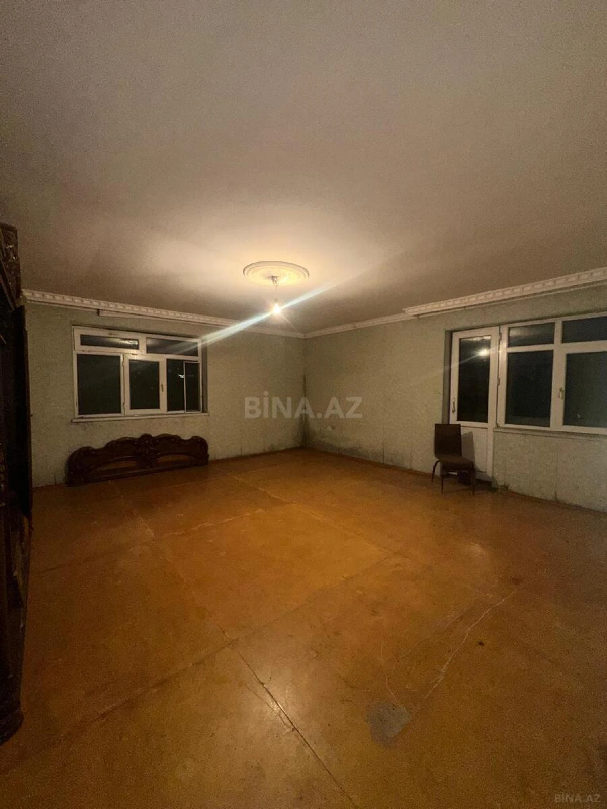 Satılır 4 otaqlı mənzil 130 m²