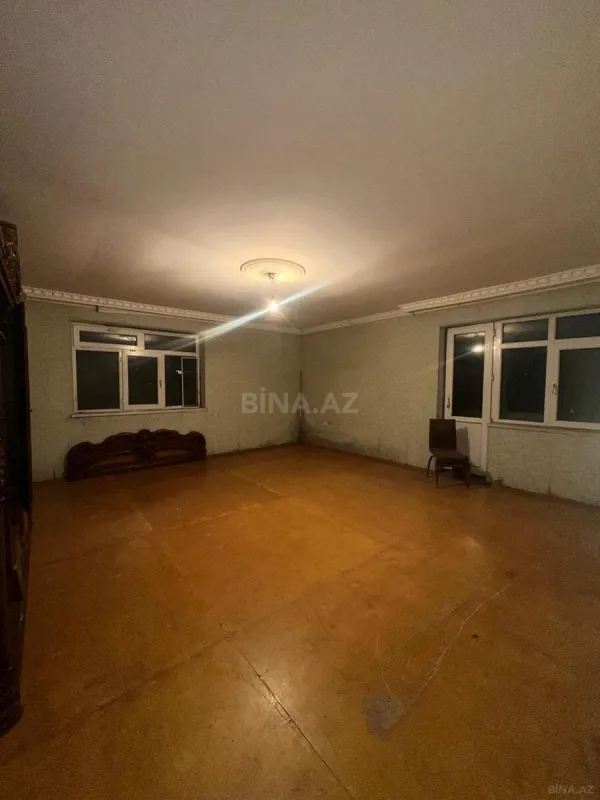 Satılır 4 otaqlı mənzil 130 m²