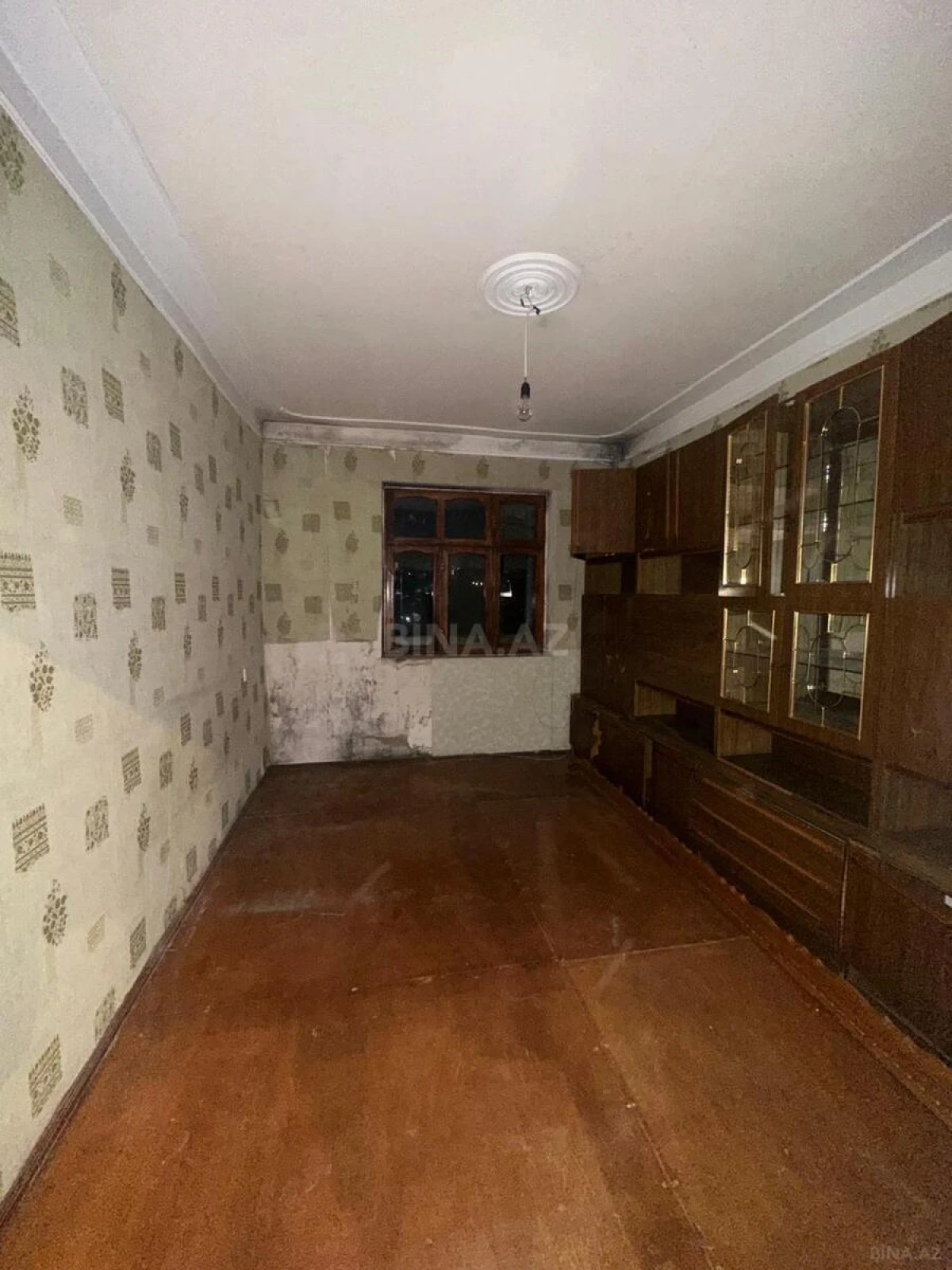 Satılır 4 otaqlı mənzil 130 m²