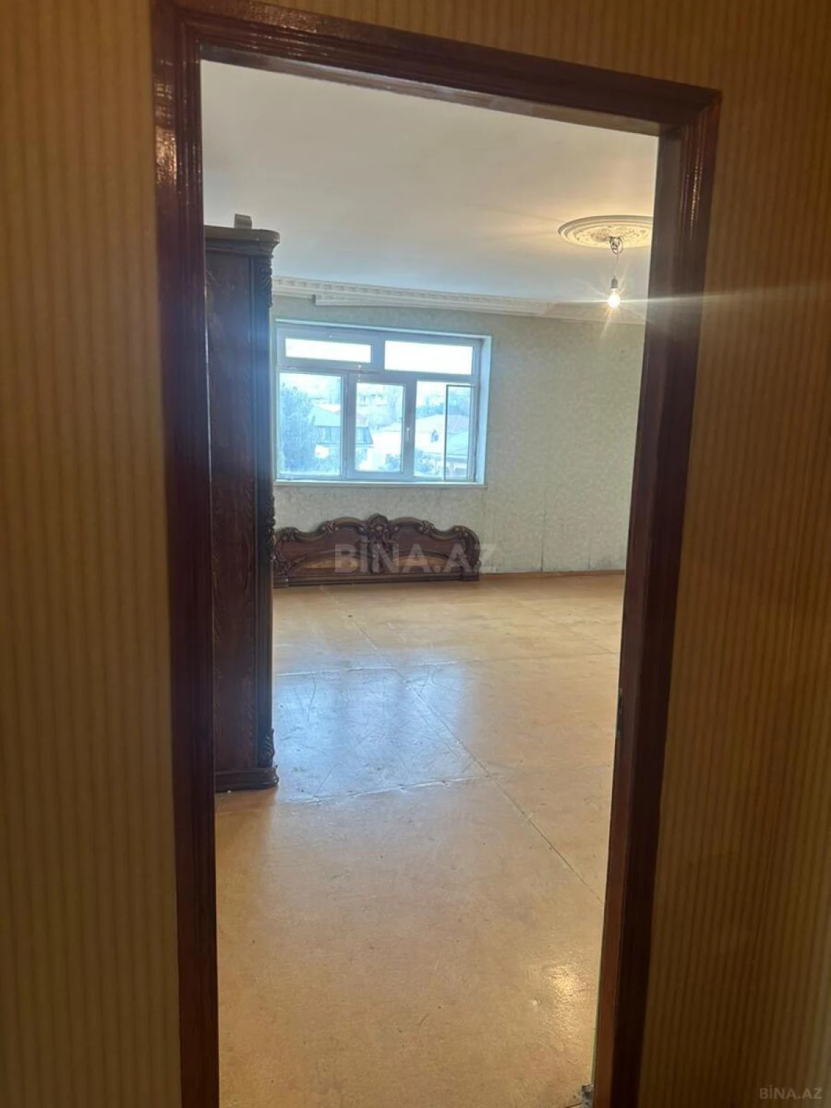 Satılır 4 otaqlı mənzil 130 m²
