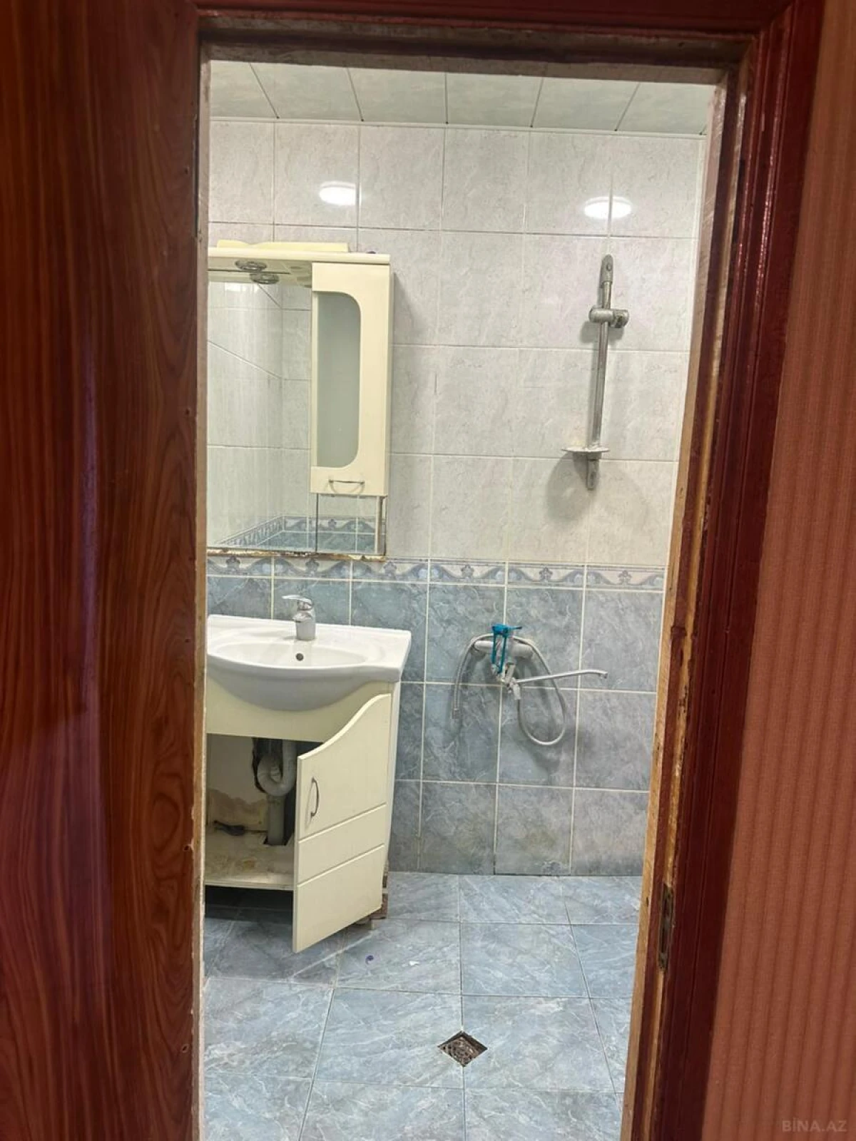 Satılır 4 otaqlı mənzil 130 m²