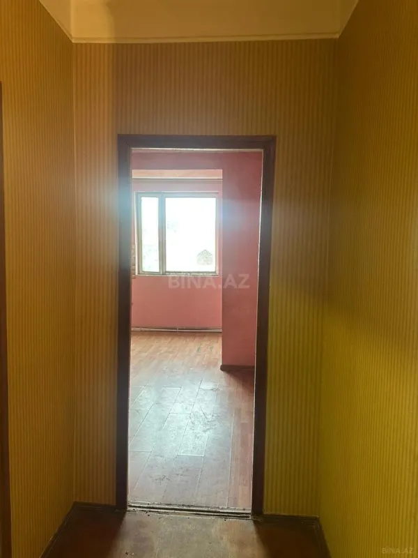 Satılır 4 otaqlı mənzil 130 m²