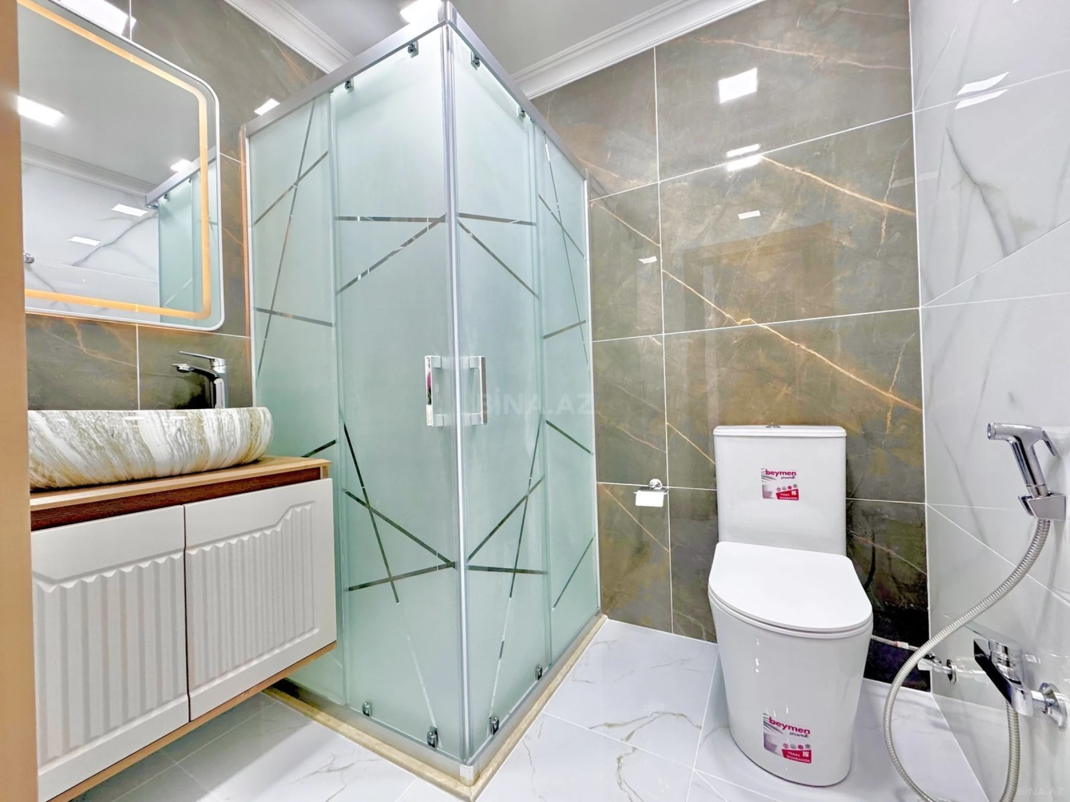 Satılır 3 otaqlı mənzil 127 m²