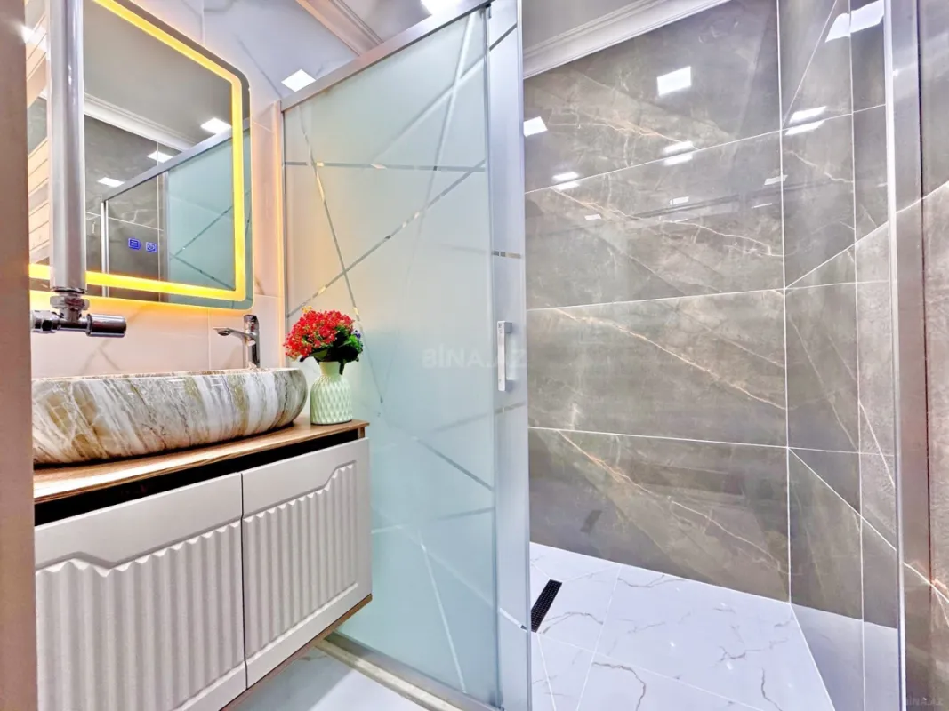 Satılır 3 otaqlı mənzil 127 m²