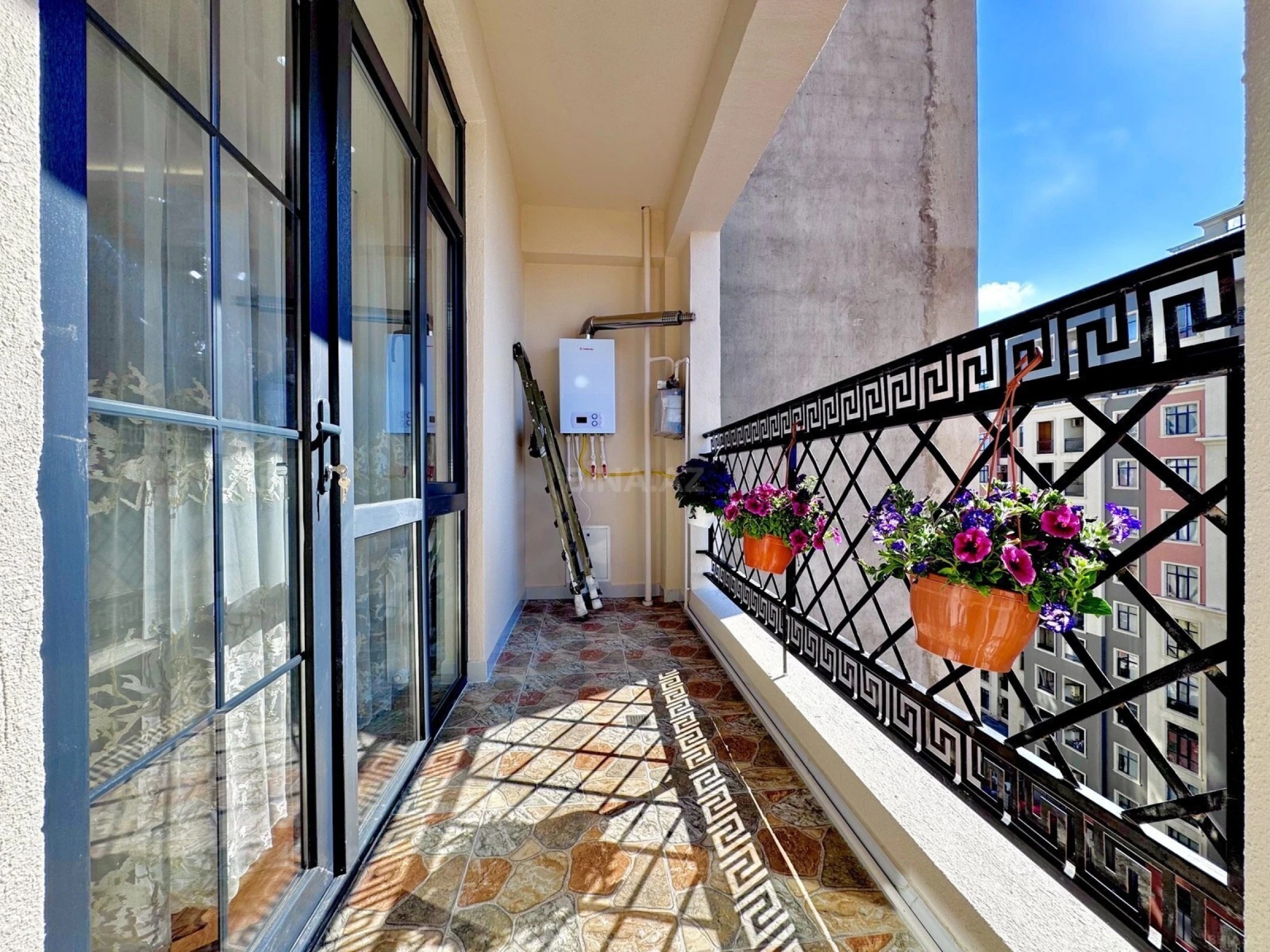 Satılır 3 otaqlı mənzil 127 m²