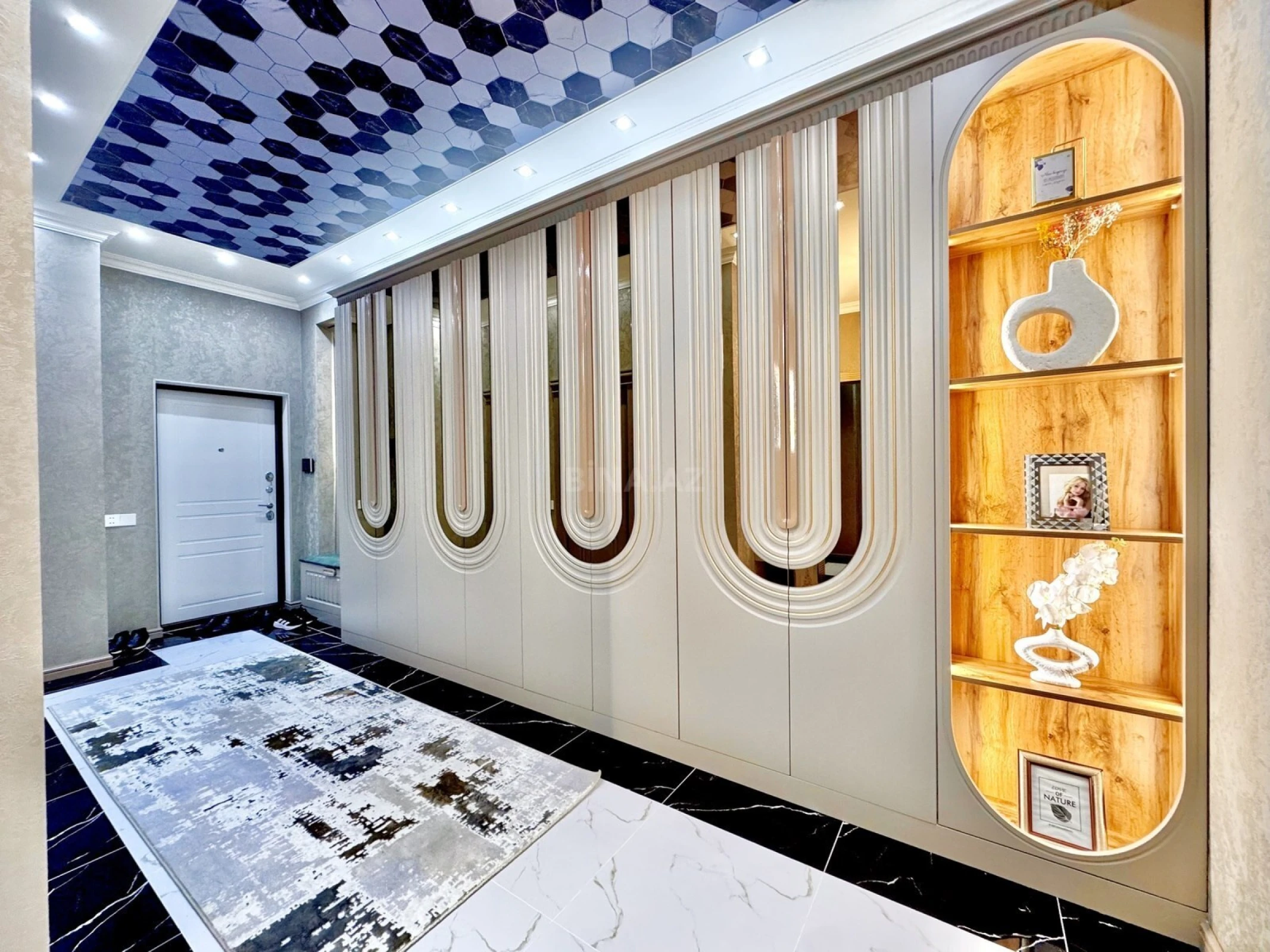 Satılır 3 otaqlı mənzil 127 m²