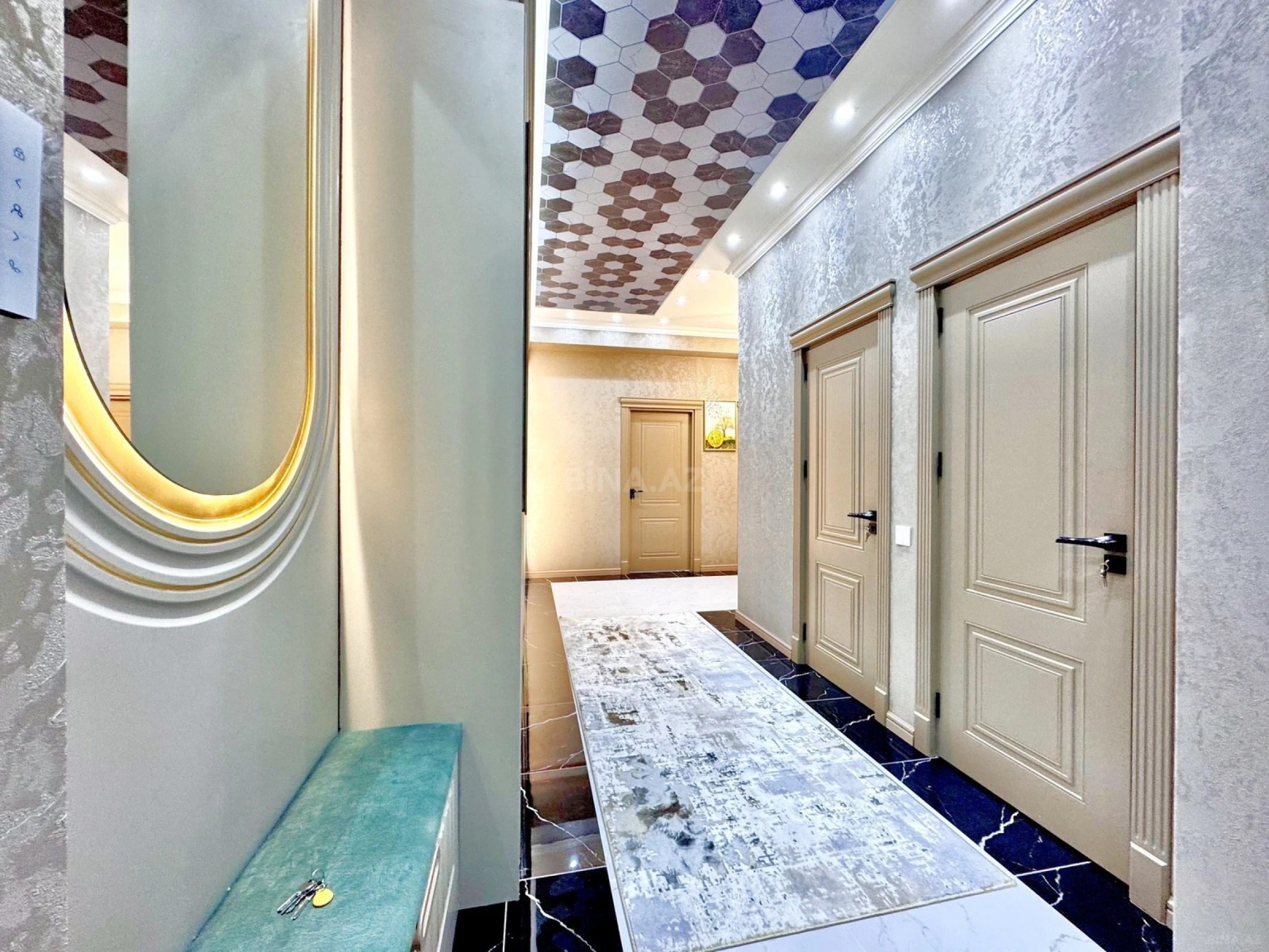 Satılır 3 otaqlı mənzil 127 m²