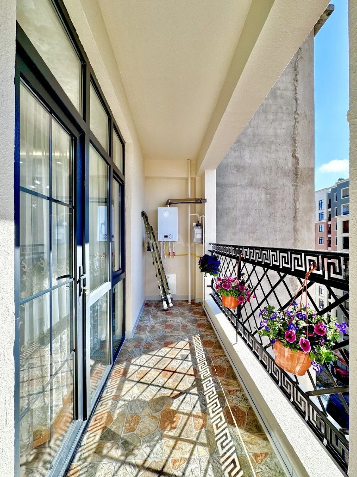 Satılır 3 otaqlı mənzil 127 m²