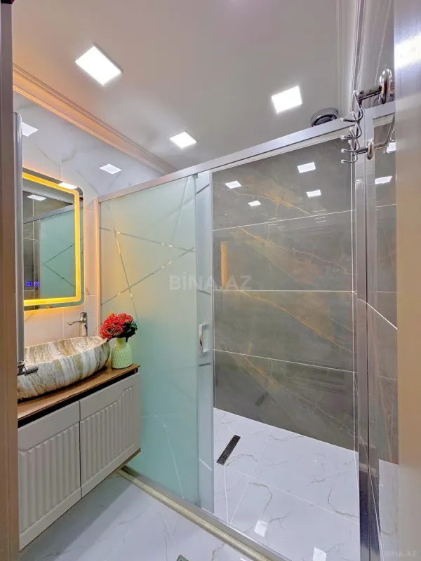 Satılır 3 otaqlı mənzil 127 m²