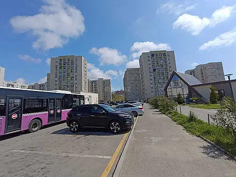 Satılır 4 otaqlı mənzil 111 m²