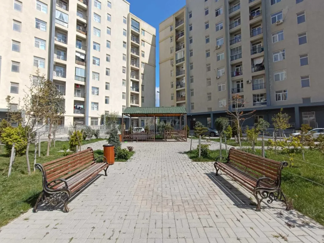 Satılır 4 otaqlı mənzil 111 m²