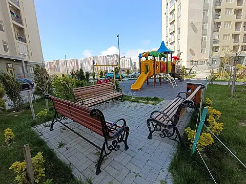 Satılır 4 otaqlı mənzil 111 m²