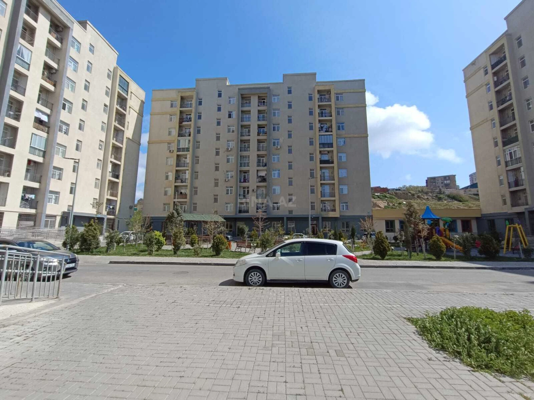 Satılır 4 otaqlı mənzil 111 m²