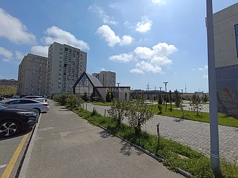 Satılır 4 otaqlı mənzil 111 m²