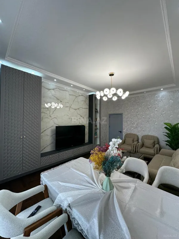 Satılır 3 otaqlı mənzil 107 m²