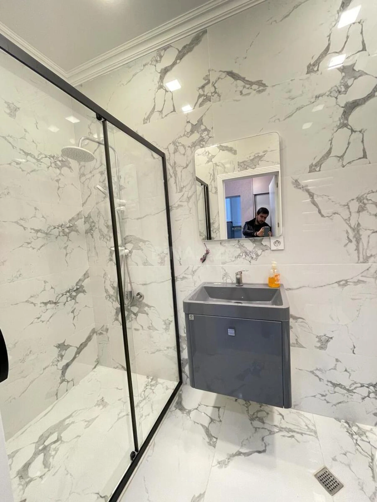 Kirayə verilir 2 otaqlı mənzil 65 m²