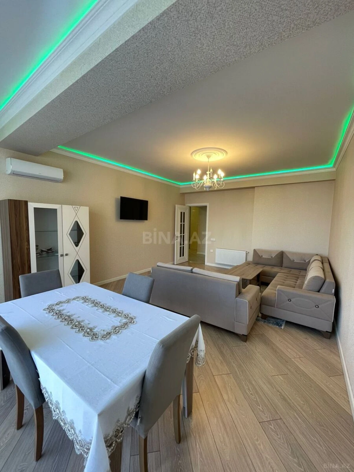 Kirayə verilir 2 otaqlı mənzil 110 m²