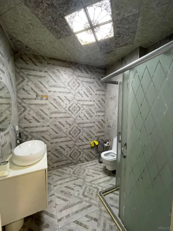 Kirayə verilir 2 otaqlı mənzil 110 m²