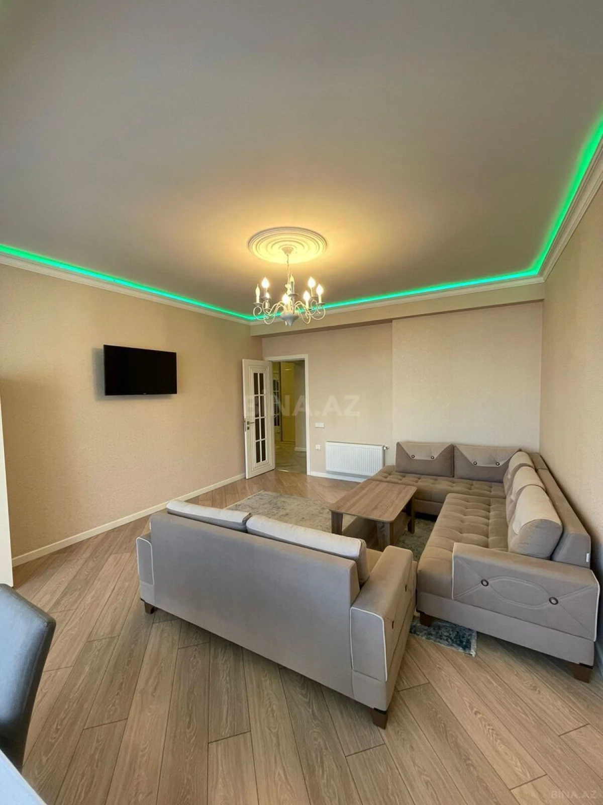 Kirayə verilir 2 otaqlı mənzil 110 m²