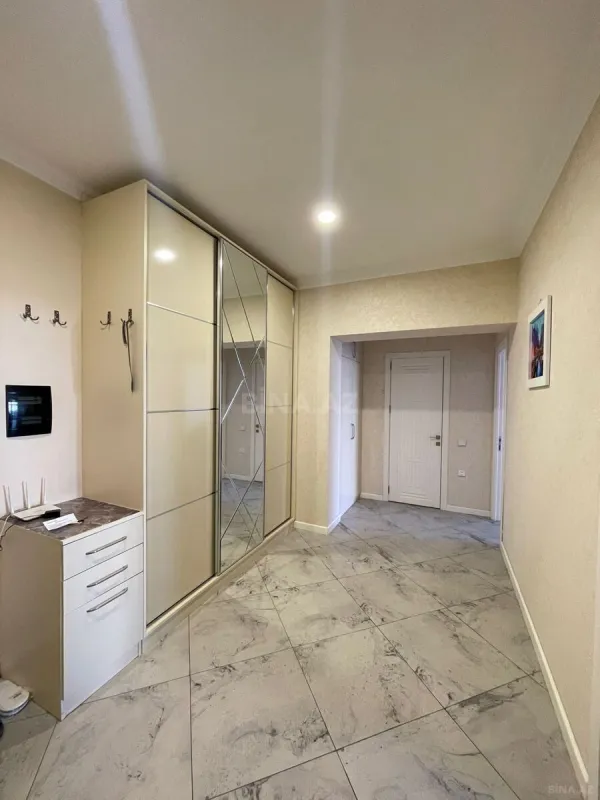 Kirayə verilir 2 otaqlı mənzil 110 m²