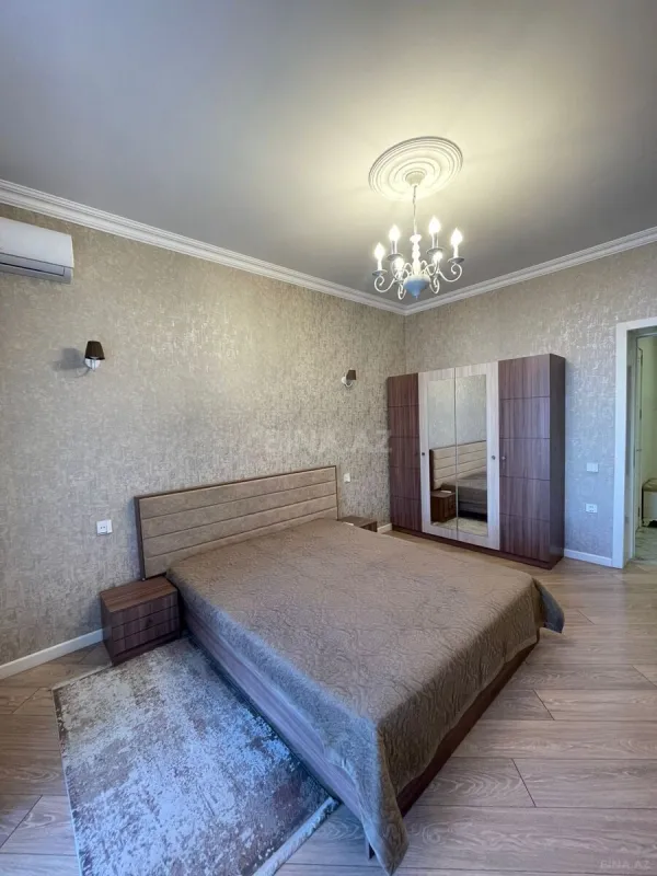 Kirayə verilir 2 otaqlı mənzil 110 m²