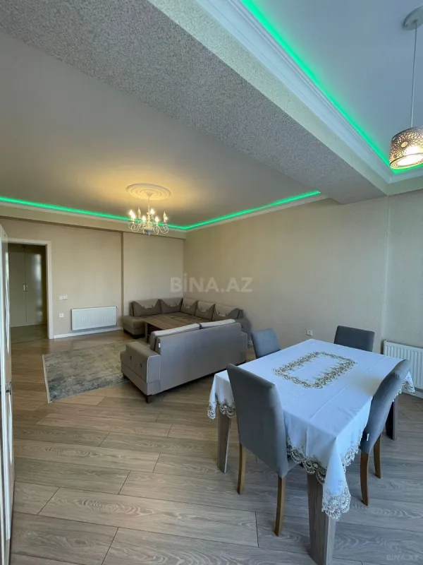 Kirayə verilir 2 otaqlı mənzil 110 m²