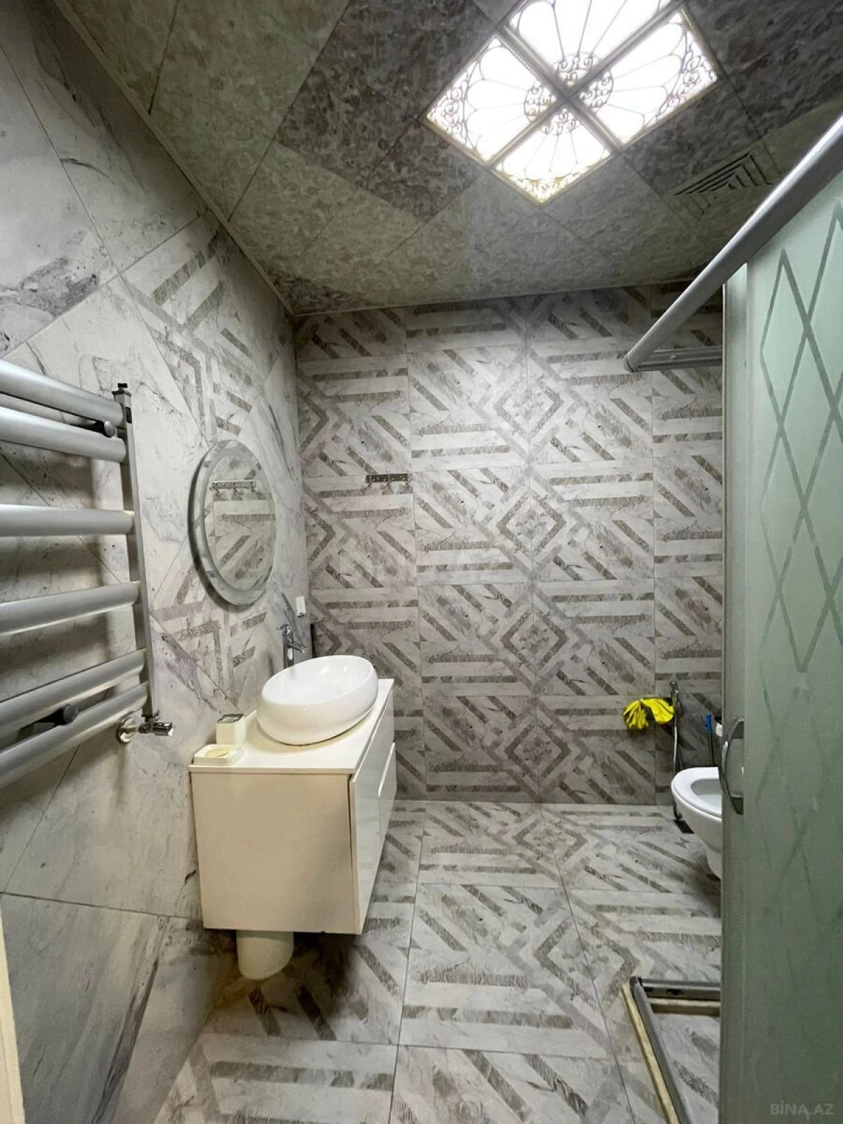 Kirayə verilir 2 otaqlı mənzil 110 m²