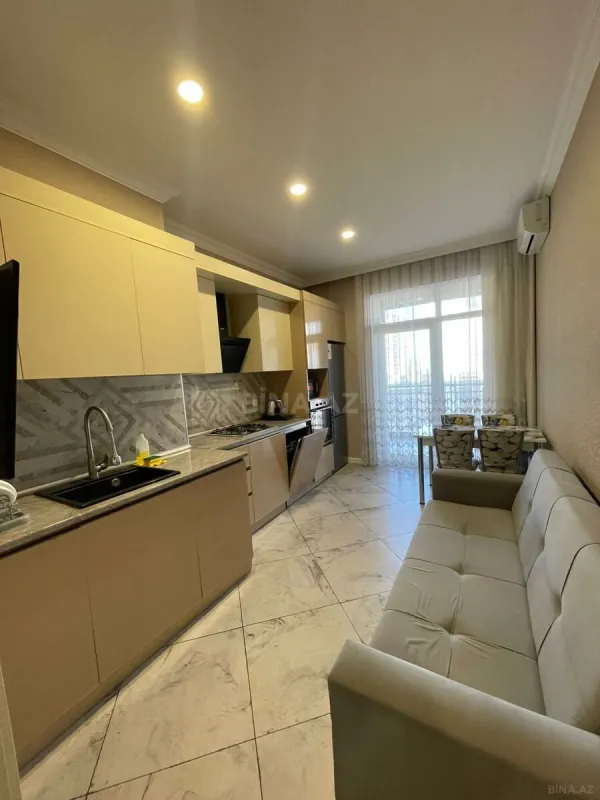Kirayə verilir 2 otaqlı mənzil 110 m²