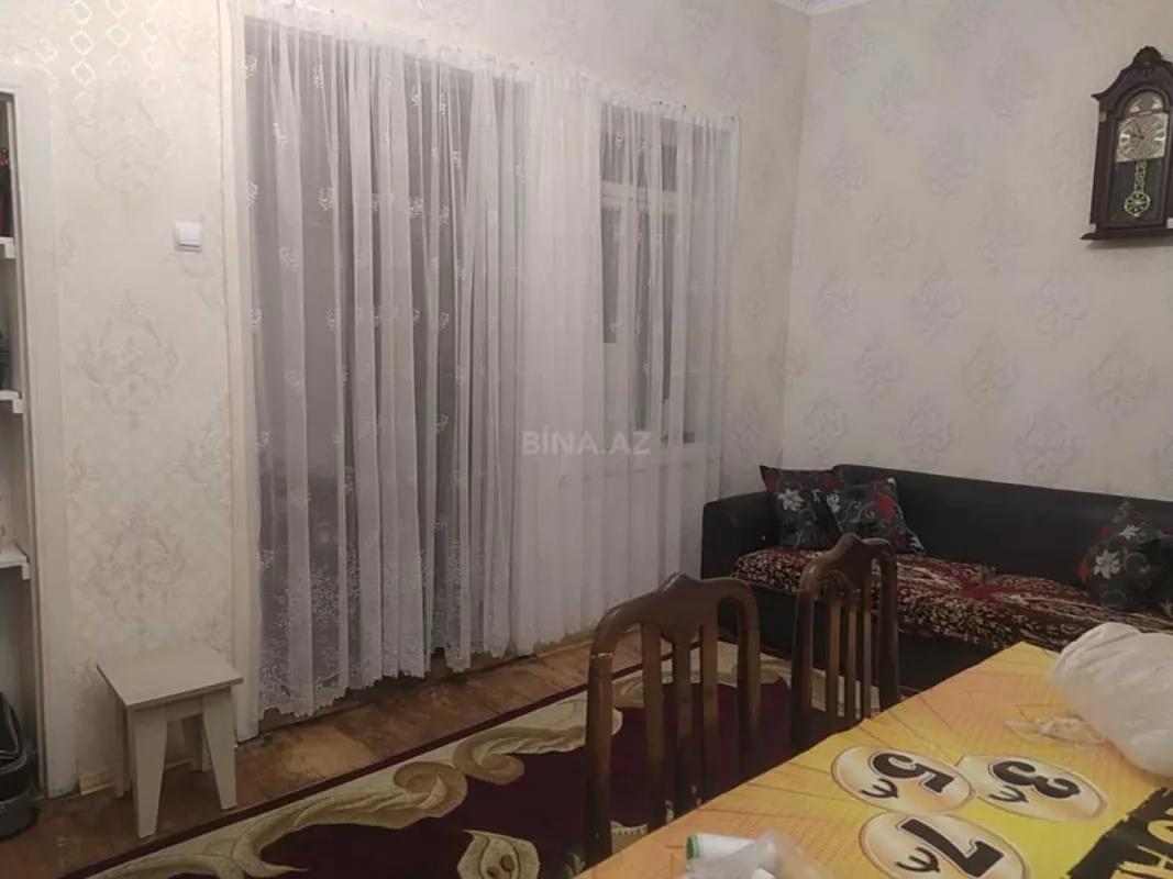 Satılır 2 otaqlı mənzil 82 m²